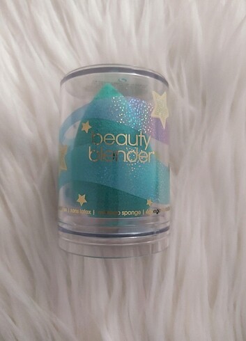 Beauty Blender makyaj süngeri 