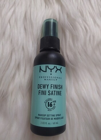 Nyx dewy finish setting spray (60ml) - Görsel 3