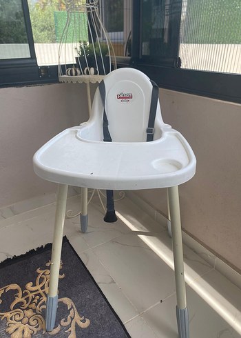 Beyaz ve Gri Bebek Mama Sandalyesi - Görsel 2