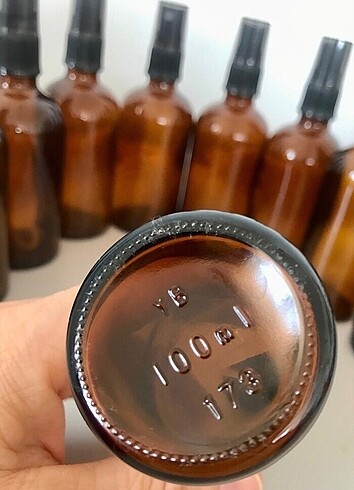 Diğer Sprey başlıklı Amber cam şişe 100 ml