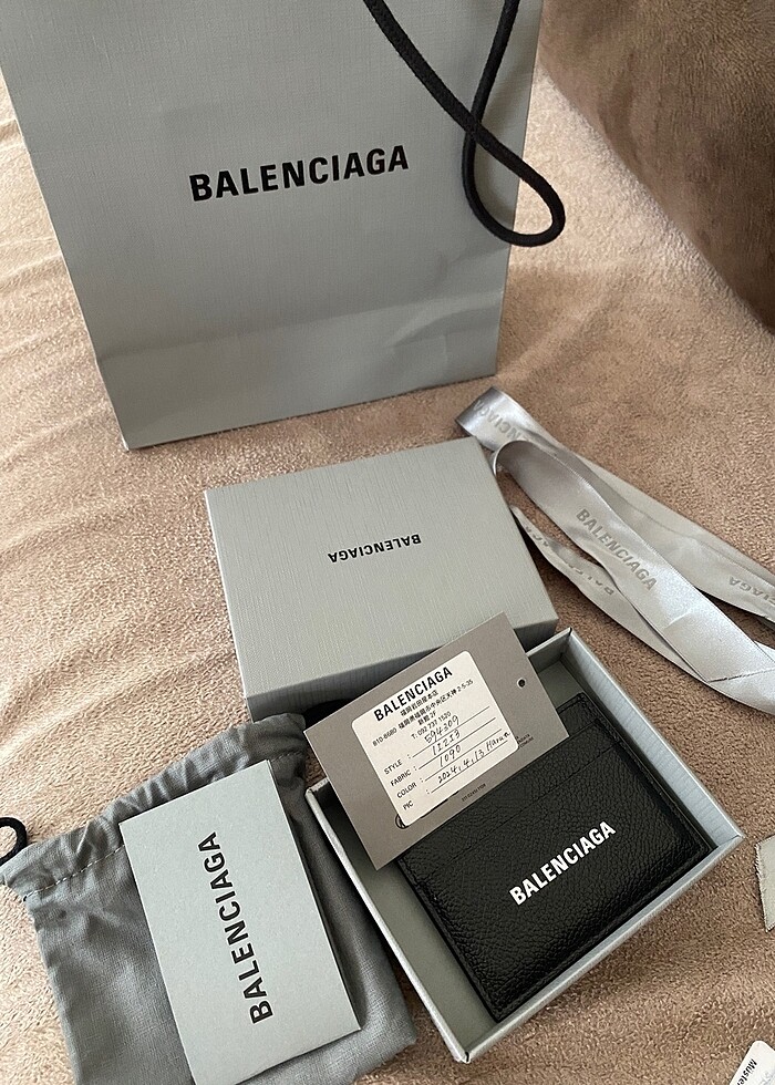 Balenciaga kartlık - Görsel 2