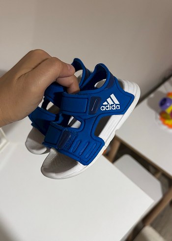 Adidas sandalet