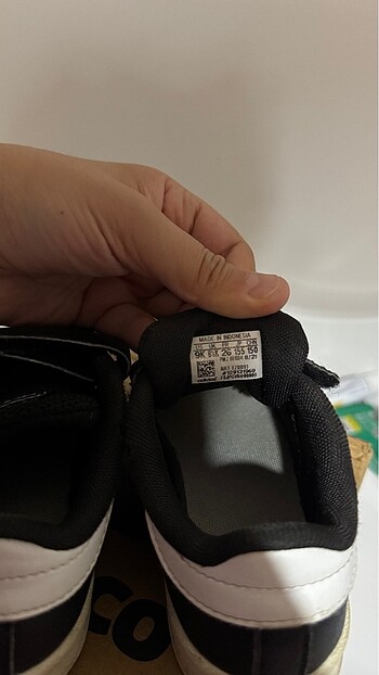 26 Beden siyah Renk Adidas ayakkabı
