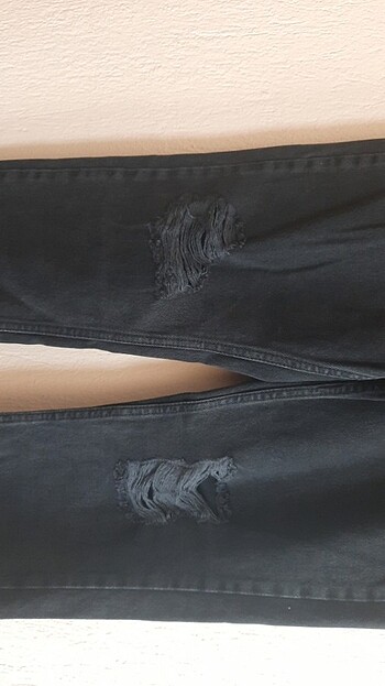 38 Beden Siyah Yırtık Detaylı Yüksek Bel Düz kesim Pantolon