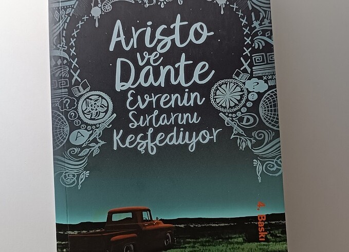 Aristo ve Dante evrenin sırlarını keşfediyor