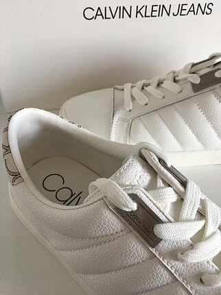 39 Beden beyaz Renk Calvin Klein