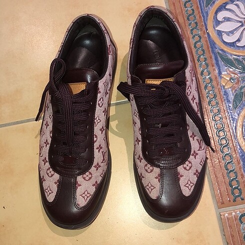 Lv sneakers