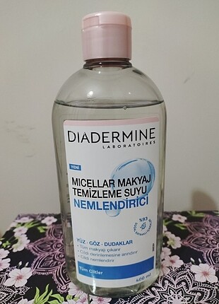 Makyaj temizleme suyu