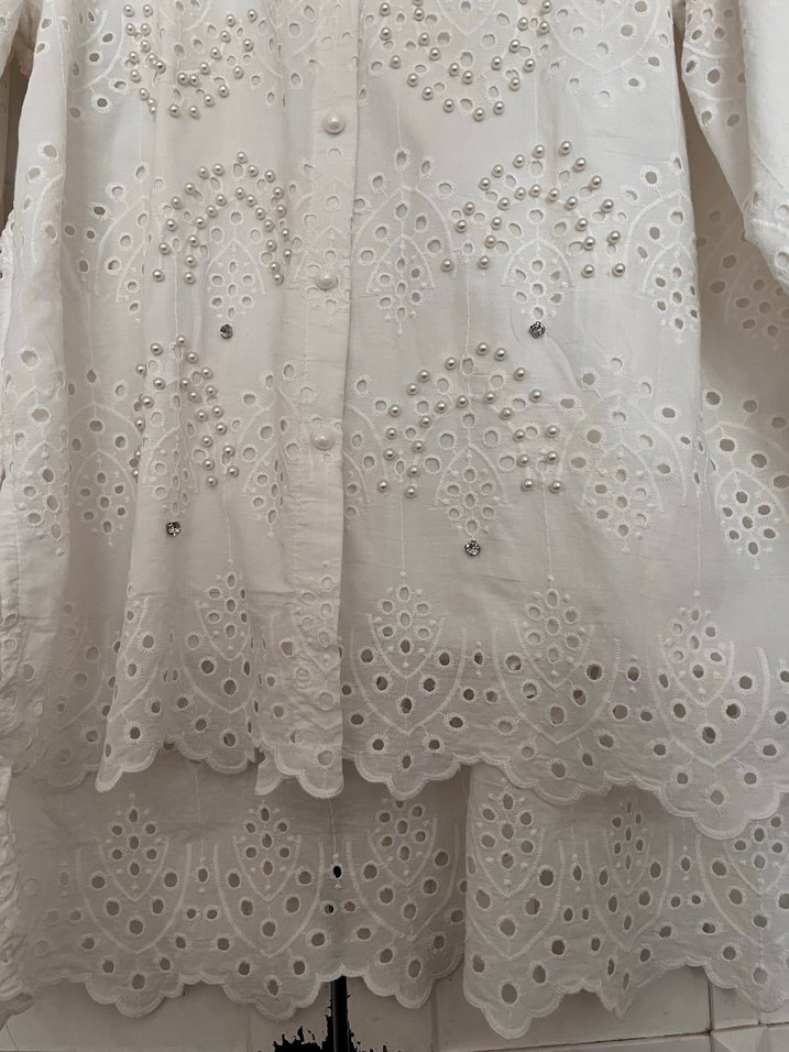 Beyaz Nakışlı Uzun Kollu Gömlek - Görsel 2