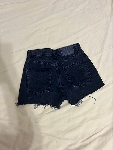 34 Beden Pull bear şort