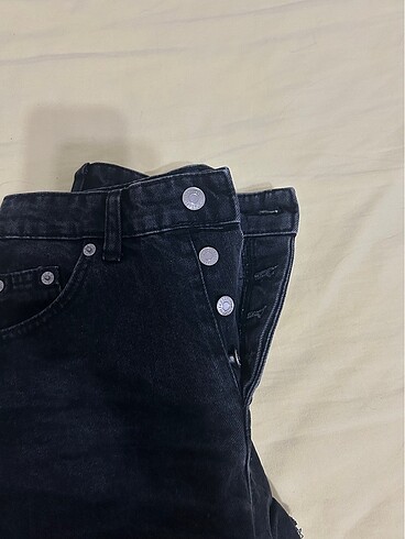 34 Beden siyah Renk Pull bear şort