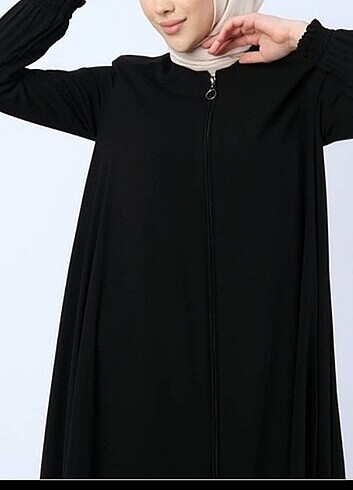 Armine Mevlana model ferace