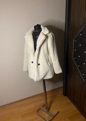 Düğmeli Beyaz Kadın Panço Kaban - Görsel 4