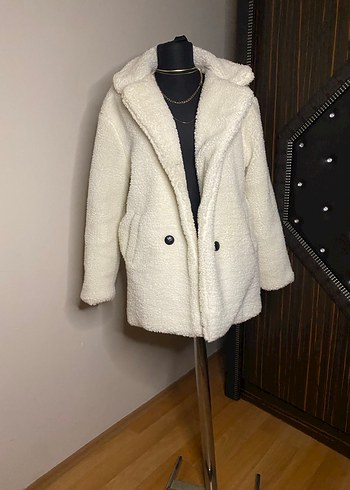 Düğmeli Beyaz Kadın Panço Kaban - Görsel 3