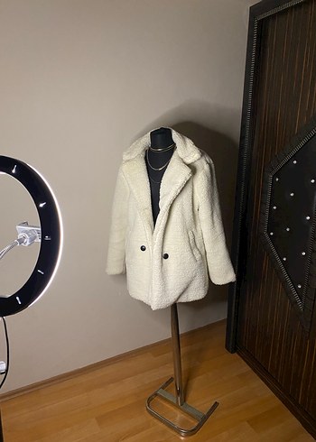 Düğmeli Beyaz Kadın Panço Kaban - Görsel 2