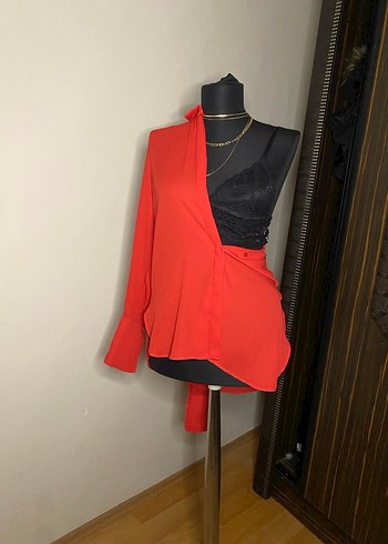 Asimetrik Drapeli Kırmızı Kadın Bluz - Görsel 2