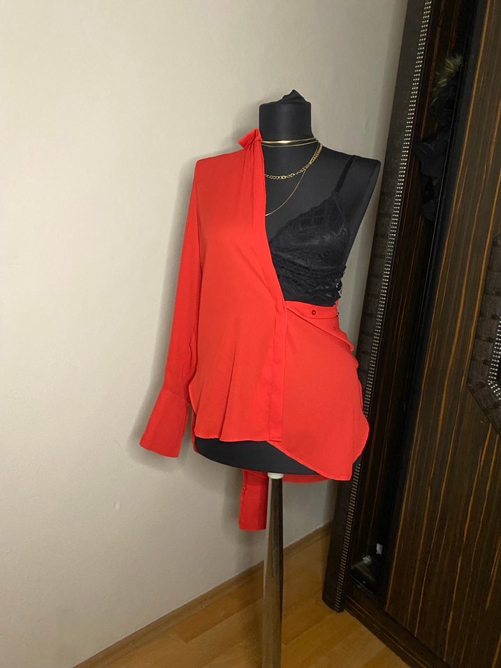 Asimetrik Drapeli Kırmızı Kadın Bluz - Görsel 2