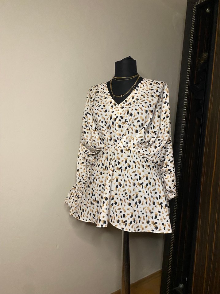 Bağlamalı V Yaka Desenli Bluz - Görsel 4