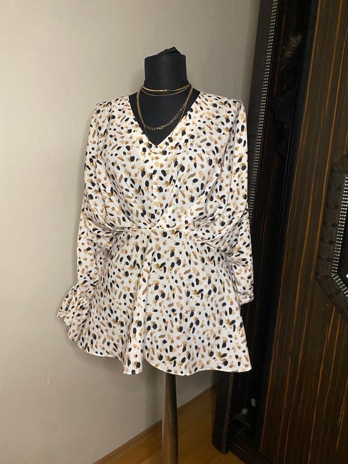 Bağlamalı V Yaka Desenli Bluz - Görsel 3