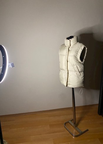 Bej Yüksek Yakalı Kadın Şişme Yelek - Görsel 2