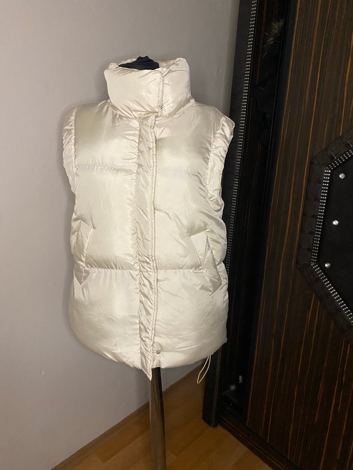 Bej Yüksek Yakalı Kadın Şişme Yelek - Görsel 3