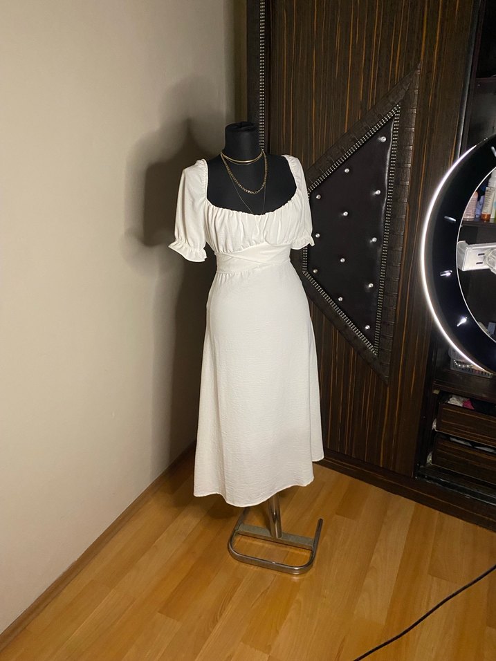 Beyaz Uzun Keten Elbise - Görsel 4