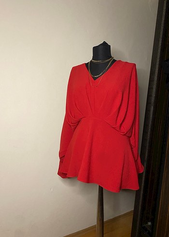 Kırmızı V Yaka Dökümlü Mini  Bluz - Görsel 2