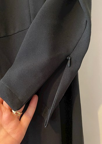 Uzun Kollu Siyah V Yaka Uzun Elbise - Görsel 3