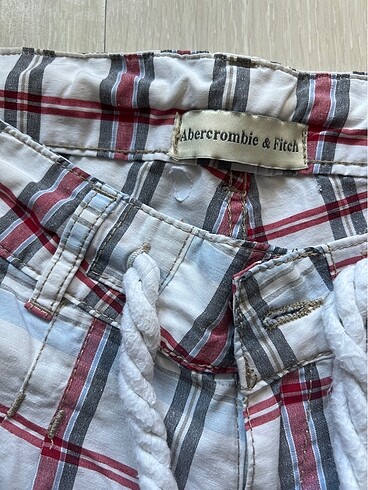 Abercrombie & Fitch Abercrombie ekoseli şort