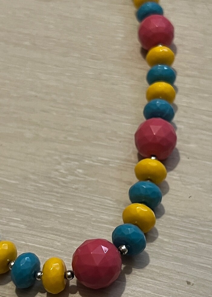 Uzun parlak taşlı renli kolye - Görsel 2