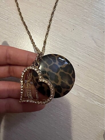 Uzun leoparlı kolye