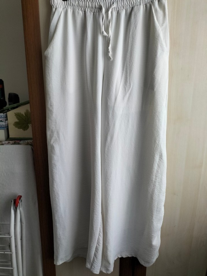 Kadın Beyaz Düğmeli Pamuklu Midi Pantolon - Görsel 2