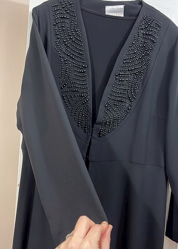 Uzun Siyah Nakışlı ve Boncuklu Kadın Elbisesi - Görsel 2