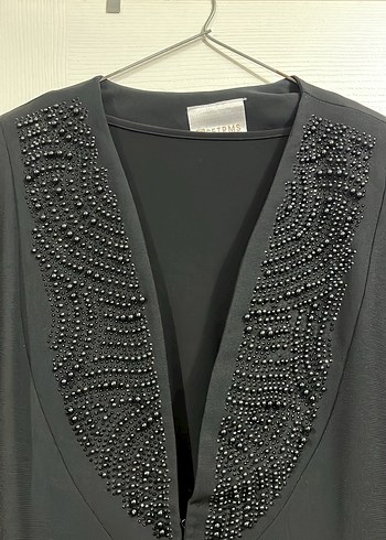 Uzun Siyah Nakışlı ve Boncuklu Kadın Elbisesi - Görsel 3