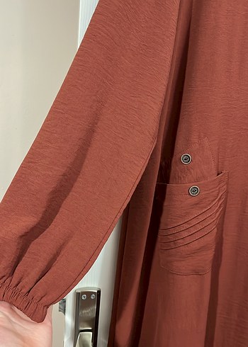 Düğmeli Uzun Kahverengi Kadın Elbise - Görsel 3