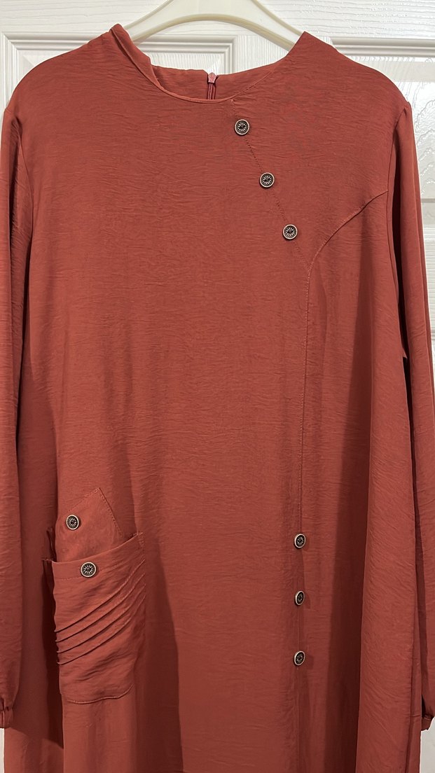 Düğmeli Uzun Kahverengi Kadın Elbise - Görsel 2