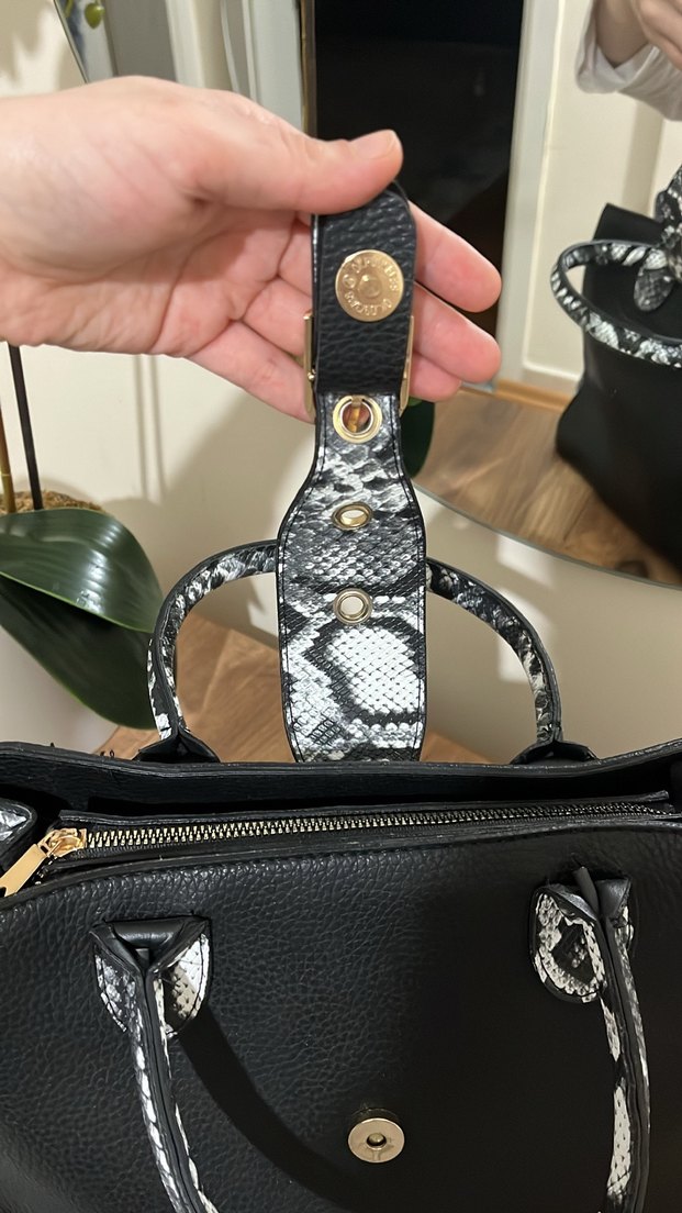 Siyah Deri Guess Kadın Çanta - Görsel 4