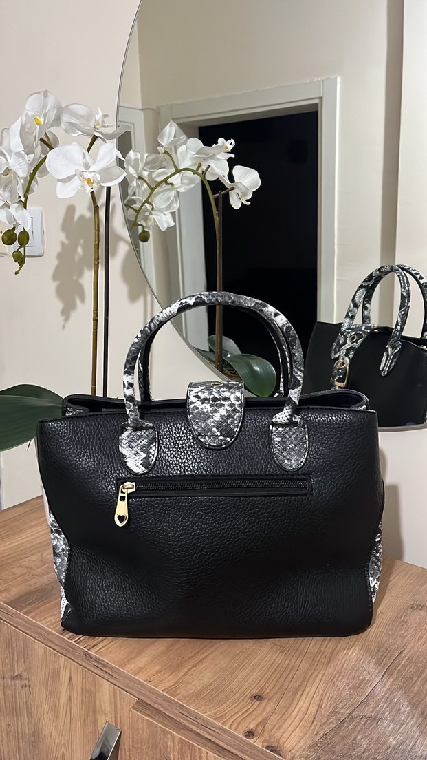 Siyah Deri Guess Kadın Çanta - Görsel 2