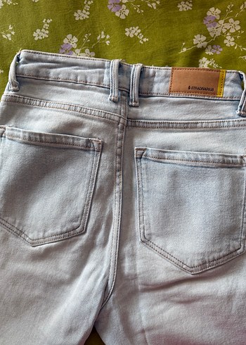 34 Beden Stradivarius slim fit mom jean