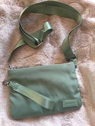Stradivarius askılı çanta