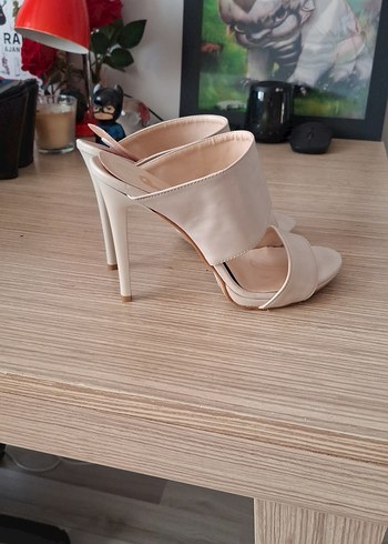 Bambi Bej Stiletto Topuklu Kadın Terlik