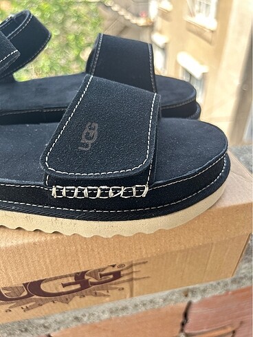 Ugg Ugg sandalet