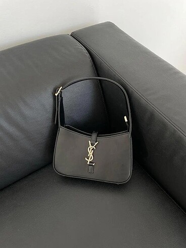 Yves Saint Laurent Yves Saint Laurent baget çanta