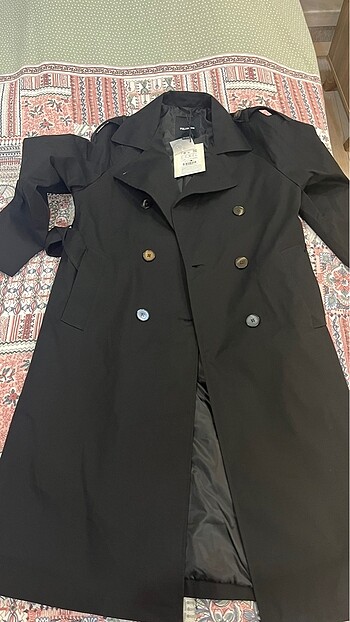 l Beden Etiketli Pull&Bear Siyah trençkot
