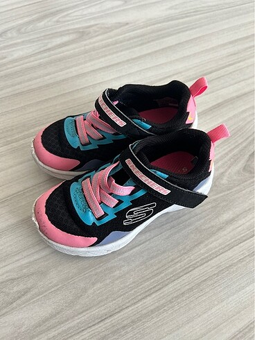 25 Beden Sketchers kız çocuk ayakkabısı