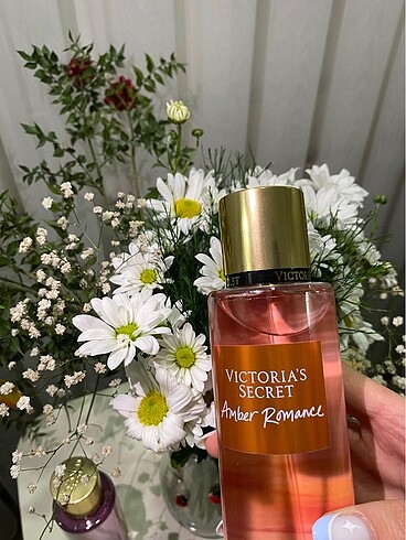 VS Amber Romance Vücut spreyi