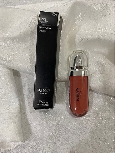 Kiko 32 numara gloss