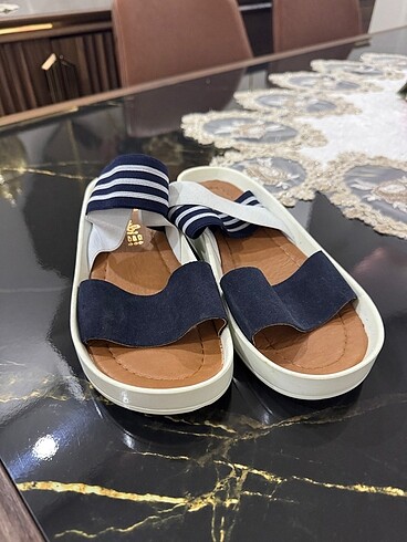 38 Beden beyaz Renk 38 Numara Bambi Marka Sandalet