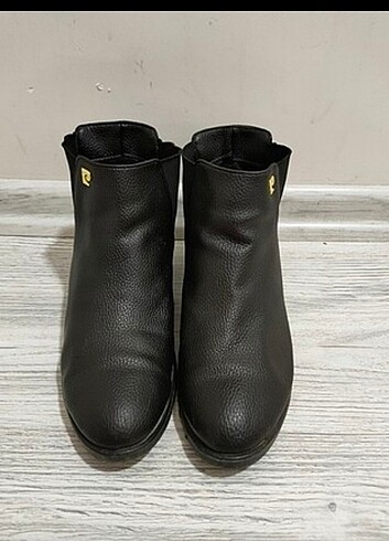 Pierre Cardin bayan bot 