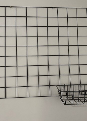 Siyah Metal Duvar Organizer Sepetli ve 26 adet mandallı